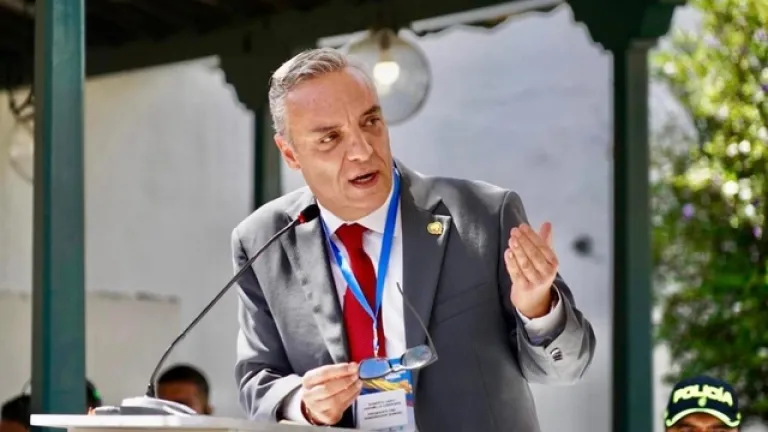 Procuraduría suspendió, provisionalmente, al gobernador del Quindío