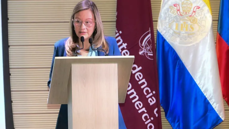 SIC investiga envío de mensajes políticos sin autorización de usuarios 