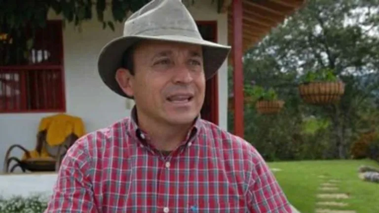 Condena Santiago Uribe Vélez