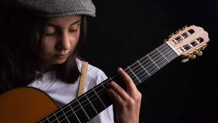 Sarita Saboya, colombiana becada en International Guitar Foundation & Festivals