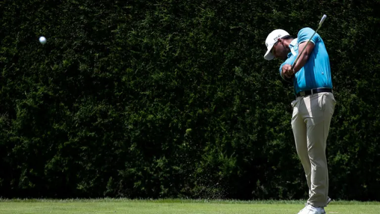 Sebastián Muñoz tomó el liderato del PGA Tour con histórico récord