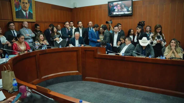 Reforma a la Salud se hunde en el Congreso 
