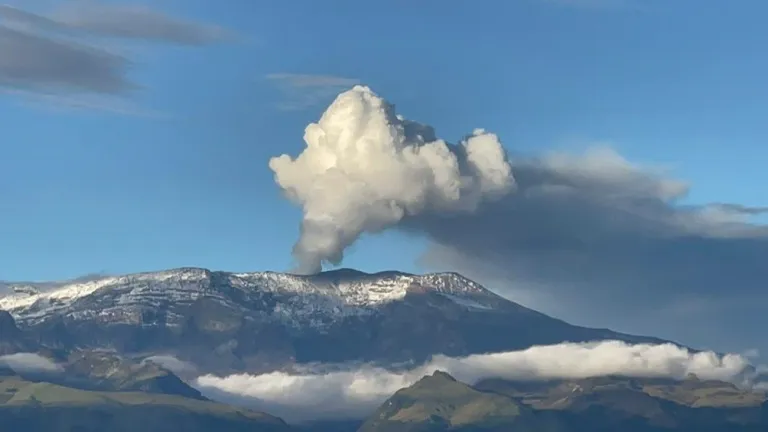 Volcán Nevado del Ruiz: Caldas busca soluciones efectivas frente a la actividad