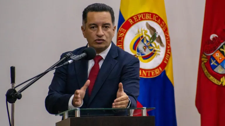 Somos el gobierno más transparente de la historia Andrés Idárraga presenta avances en transparencia y lucha contra la corrupción