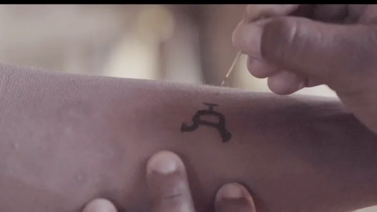 Tatuaje wayuu: Descubre sus símbolos sagrados y tradiciones milenarias