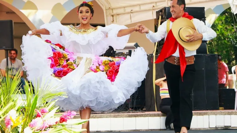 trajes típicos del Festival de Bambuco