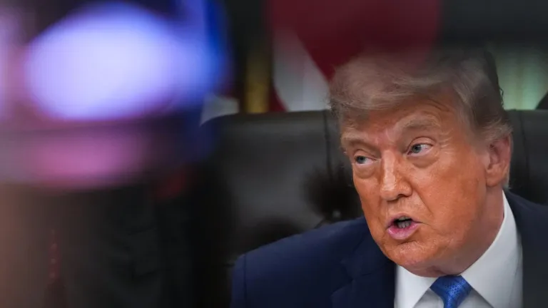 Trump dice que tomará el petróleo de Irán