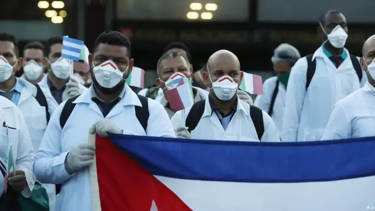 Cuba acusa a EE. UU. de extorsionar a países latinoamericanos para cancelar misiones médicas