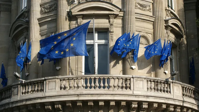 Líderes de la UE se reunirán con urgencia para tratar tensión con Rusia