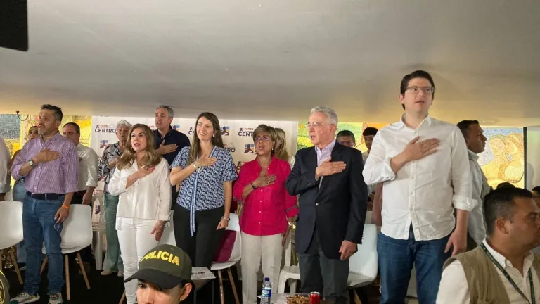 “Quiero que a Colombia le vaya bien en el gobierno de Petro”: expresidente Uribe