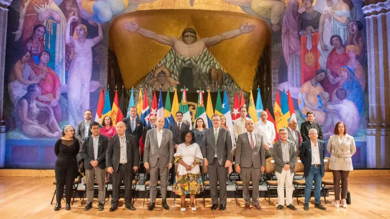 Gobierno y Eln se comprometen a negociar un cese al fuego