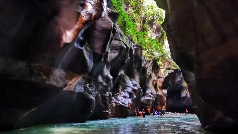 Cañón del Guape: paraíso turístico oculto en las selvas colombianas