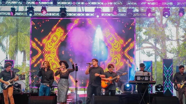 Villavicencio canta gospel