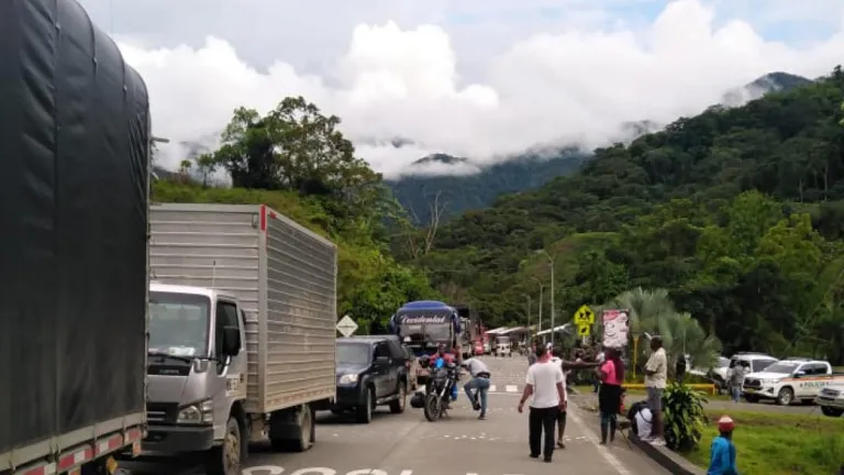 Bloqueos vía Medellín-Quibdó