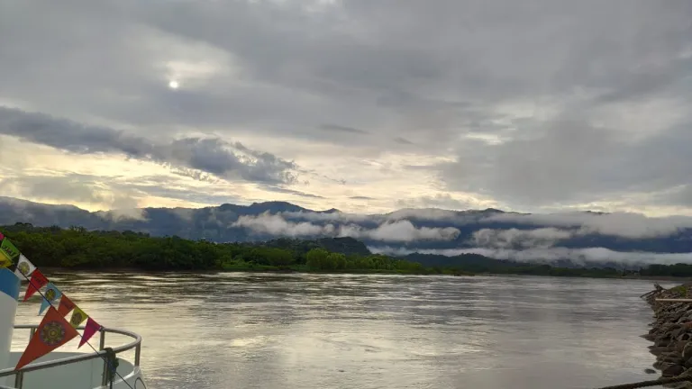 Aguas mansas, fieros raudales: canciones del río Magdalena
