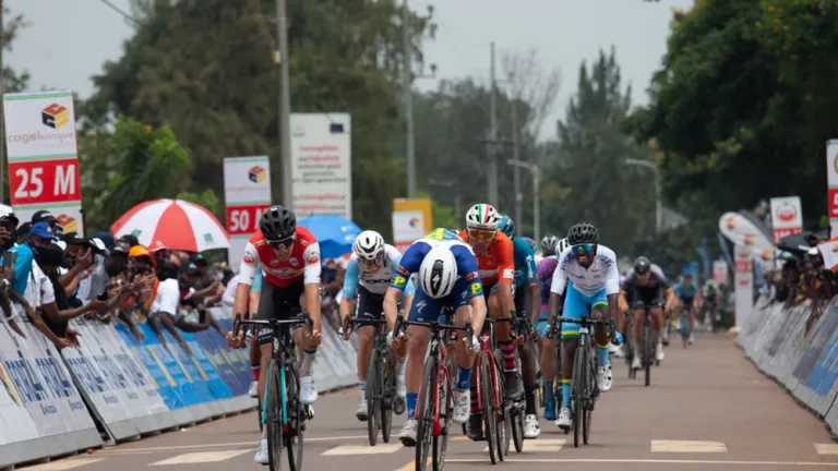 Jhonatan Restrepo es segundo en la general del Tour de Ruanda