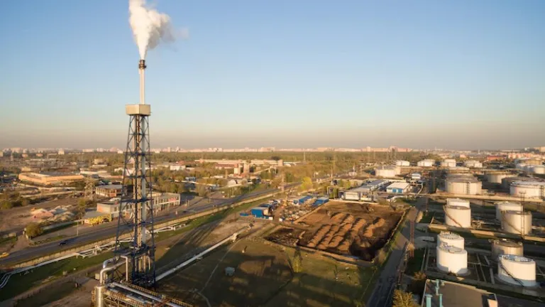 Petróleo y gas: caen los precios tras histórica alza