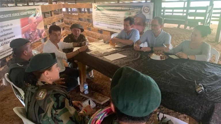Gobierno y disidencias de las Farc realizaron reunión exploratoria