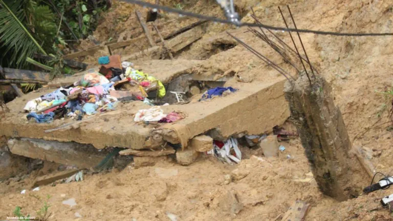 Miembros de una misma familia en Quibdó fallecieron debido a un alud tierra