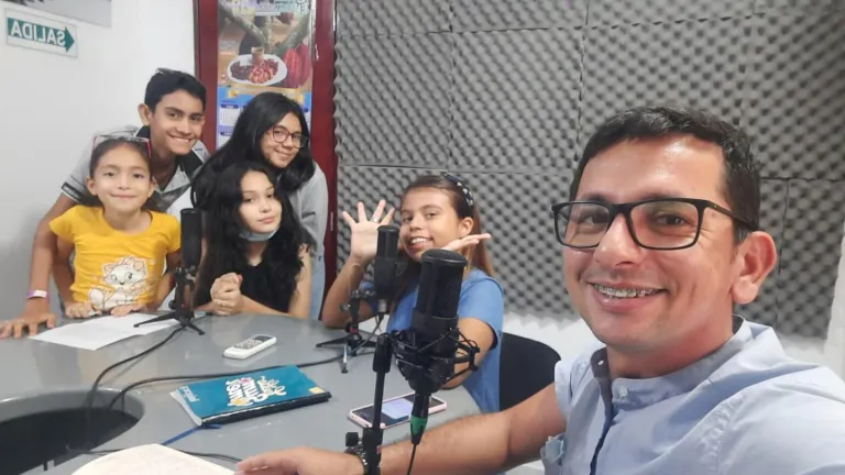 Radio y revistas hechas por niños y niñas en Arauquita