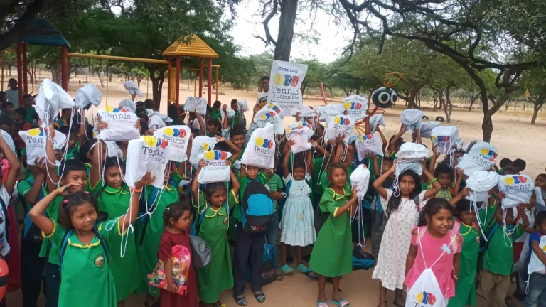 Kits escolares | Tennis for Colombia entregará 400 kits escolares a jóvenes en Colombia