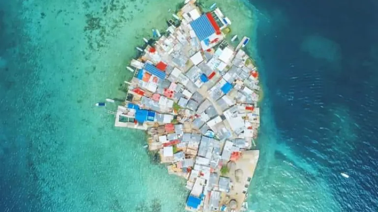 Descubre Santa Cruz del Islote: la isla más poblada y su lucha por un futuro sostenible