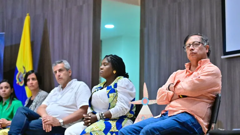 Balance Gobierno en La Guajira: Tierras, transición energética y máscaras Kogui