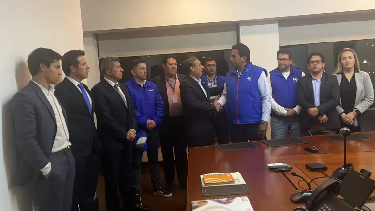Ratifican capitalización empresa de correos de Colombia 472
