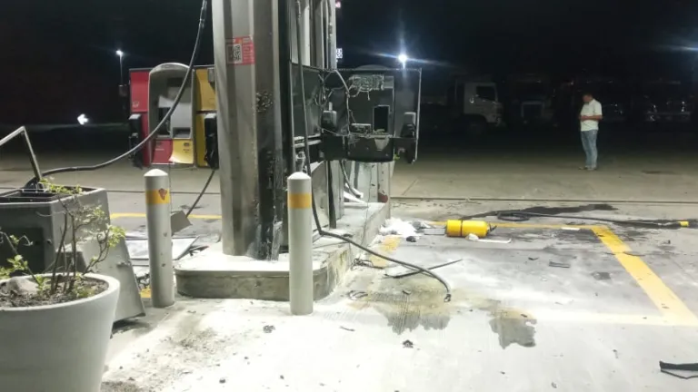 Buscan responsables de ataque con explosivos en Cali 