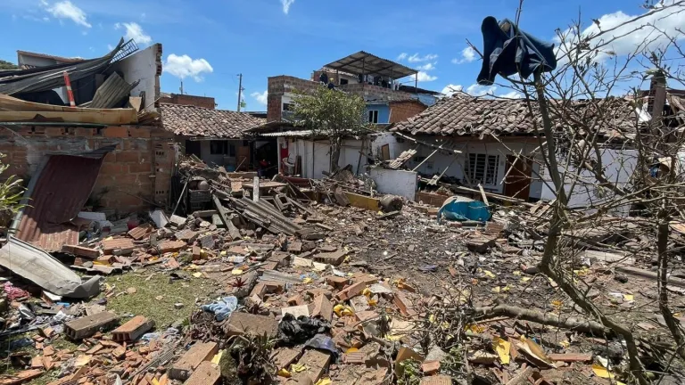 Evalúan la posibilidad de demoler varias casas tras explosión en Rionegro, Antioquia