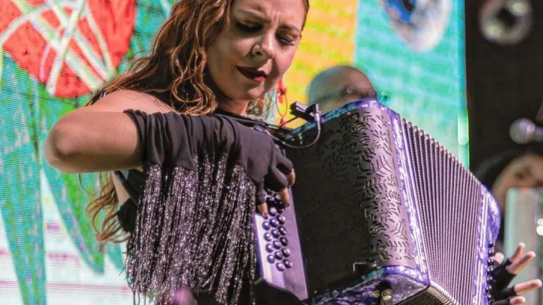 Diana Burco presenta su nuevo álbum musical 