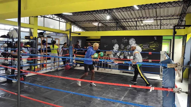 Boxeadores se preparan para los próximos Juegos Deportivos Nacionales.
