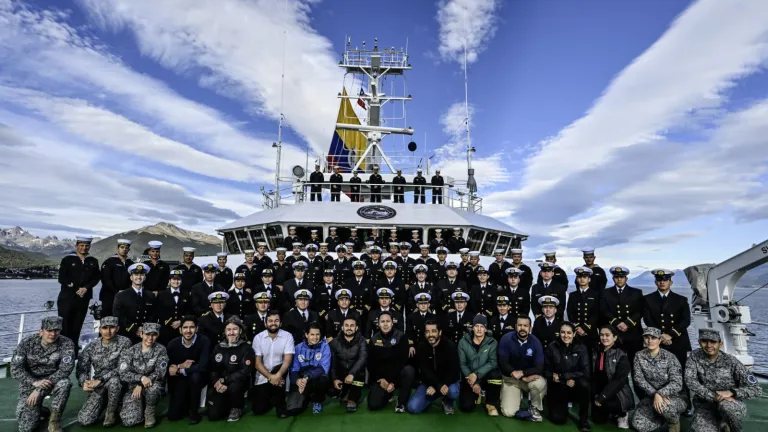 ¡Todo un éxito! La Armada colombiana culminó la décima expedición a la Antártida