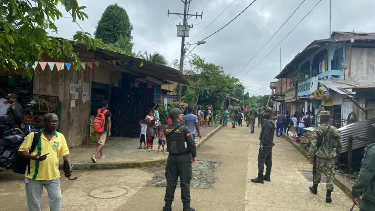 Más de 500 personas desplazadas en Chocó por combates 