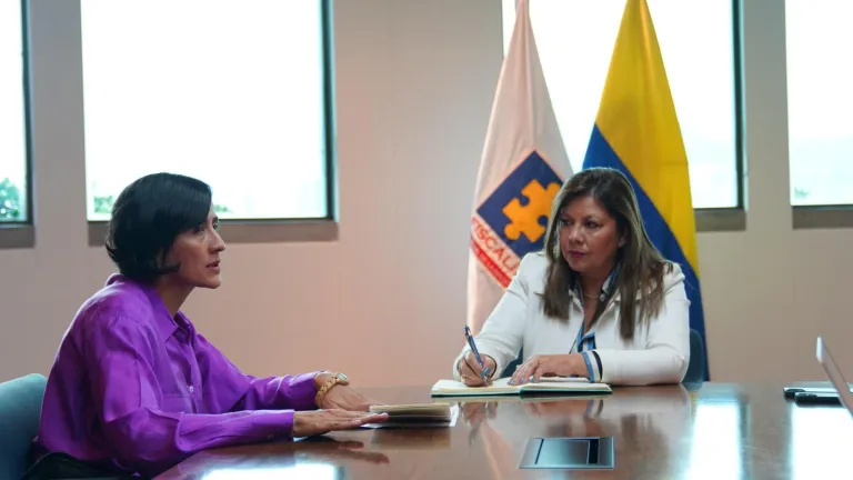 Acuerdo entre MinAmbiente y Fiscalía por la Amazonía
