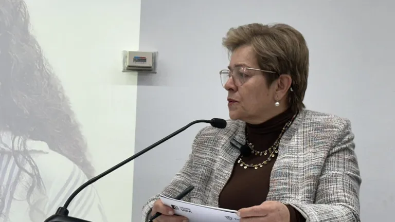 Salario mínimo 2025 Colombia: sesiones extraordinarias o por decreto