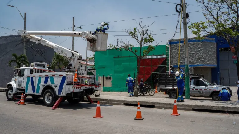 Superservicios toma posesión de Aire