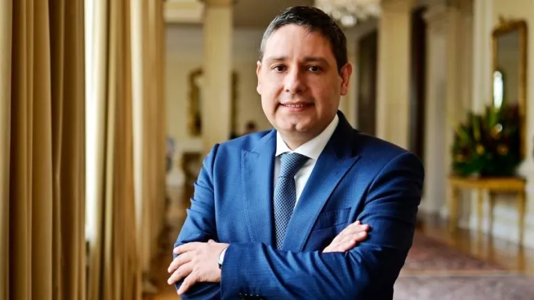 Renuncia Mauricio Lizcano 