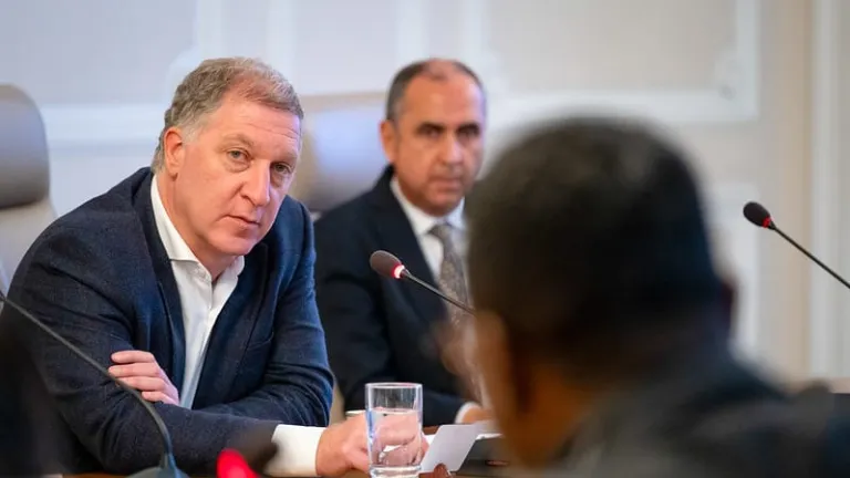 Colombia y Emiratos Árabes definen instalación de tres centros de datos estratégicos en Santa Marta