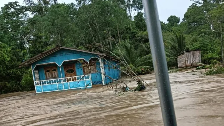 Desbordamiento río Rosario en Tumaco