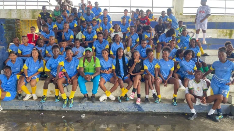 Riosucio apuesta por la paz con fútbol: más de 120 jóvenes se forman en liderazgo y valores