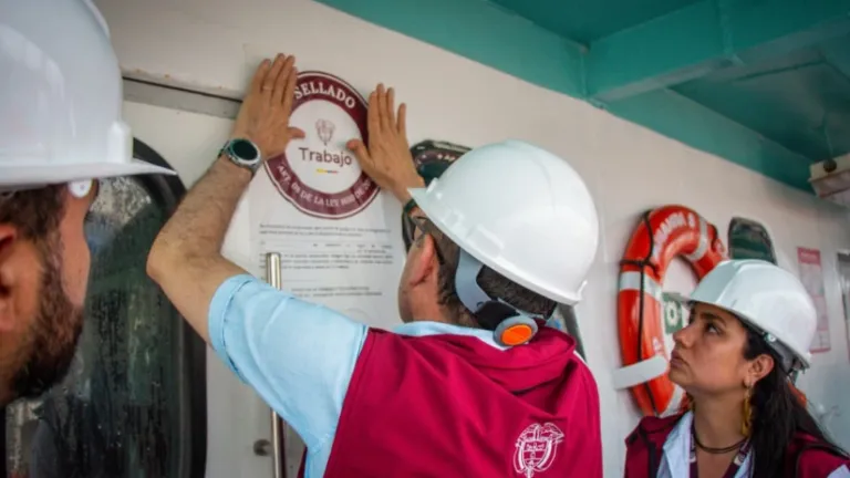 MinTrabajo cerró por 10 días tres buques de Van Camp’s en Cartagena