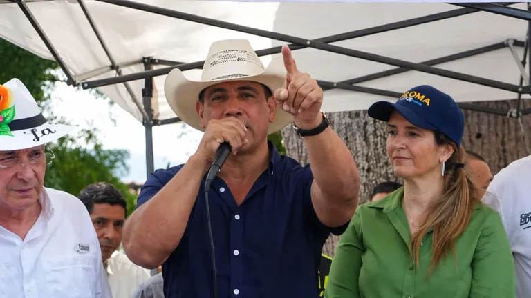 Senador del Centro Democrático Alirio Barrera, jefe de debate de Paloma Valencia, enfrentará investigación por presunto acto sexual violento