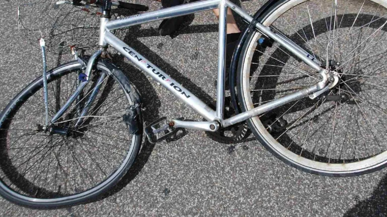 Vehículo atropella a ocho ciclistas en la vía Turbaco – Arjona, Bolívar