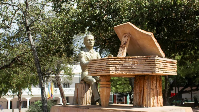 Luis A. Calvo: canciones e historias que tal vez no conocías