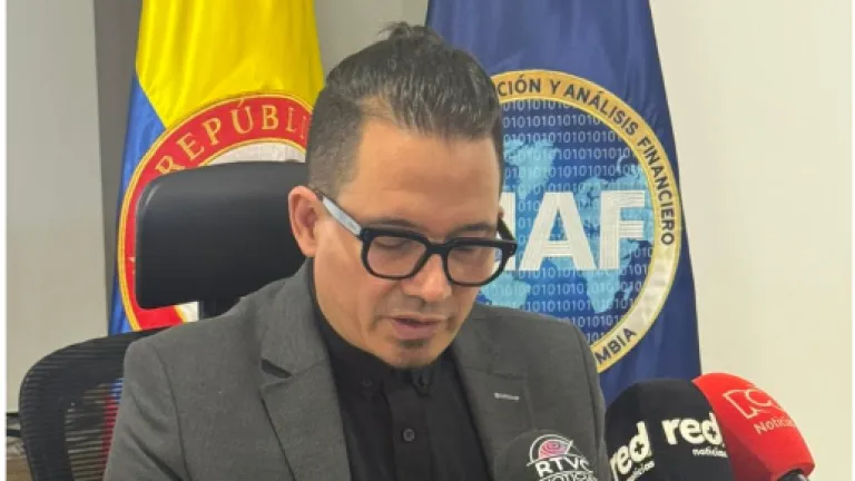 UIAF alerta financiación ilegal campañas presidenciales