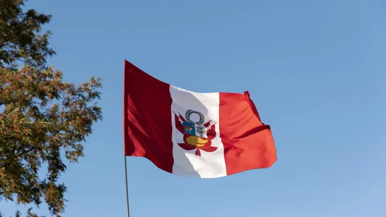 Por qué se retira de Colombia el embajador de Perú 