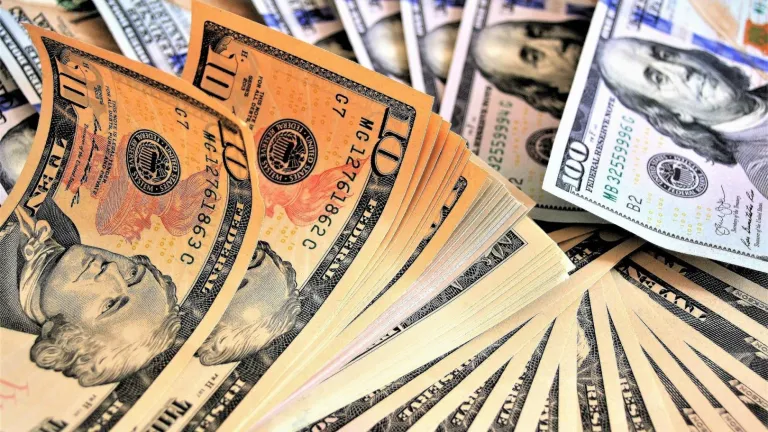 Precio del dólar hoy: máximo histórico en Colombia con 4.396 pesos