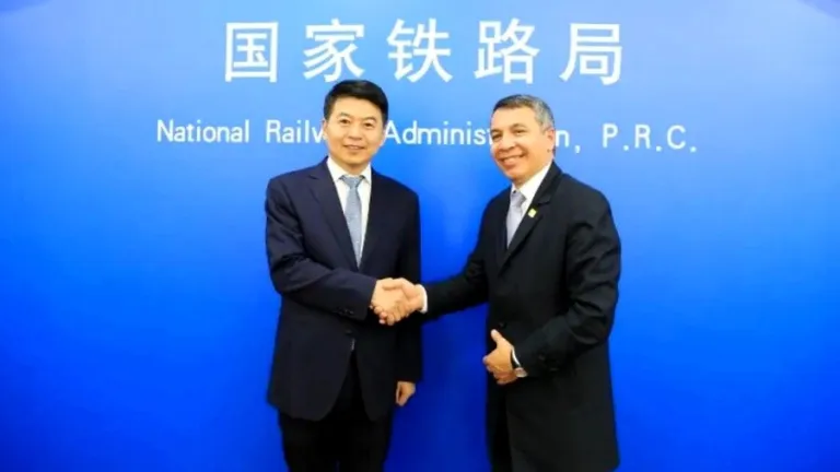 Reunión Colombia-China impulsa desarrollo ferroviario y cooperación en infraestructura