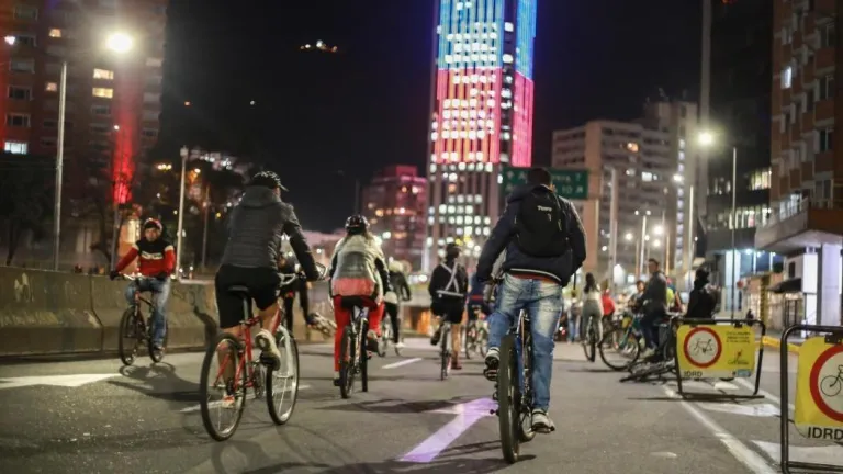 Ciclovía nocturna en Bogotá: rutas, horarios y recorridos